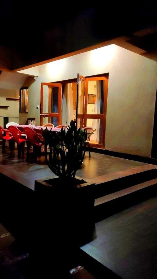 מת'ראן Nivritti Villa מראה חיצוני תמונה