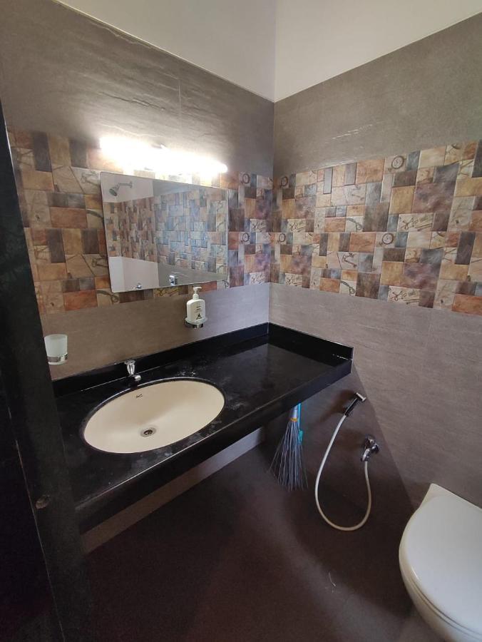 מת'ראן Nivritti Villa מראה חיצוני תמונה
