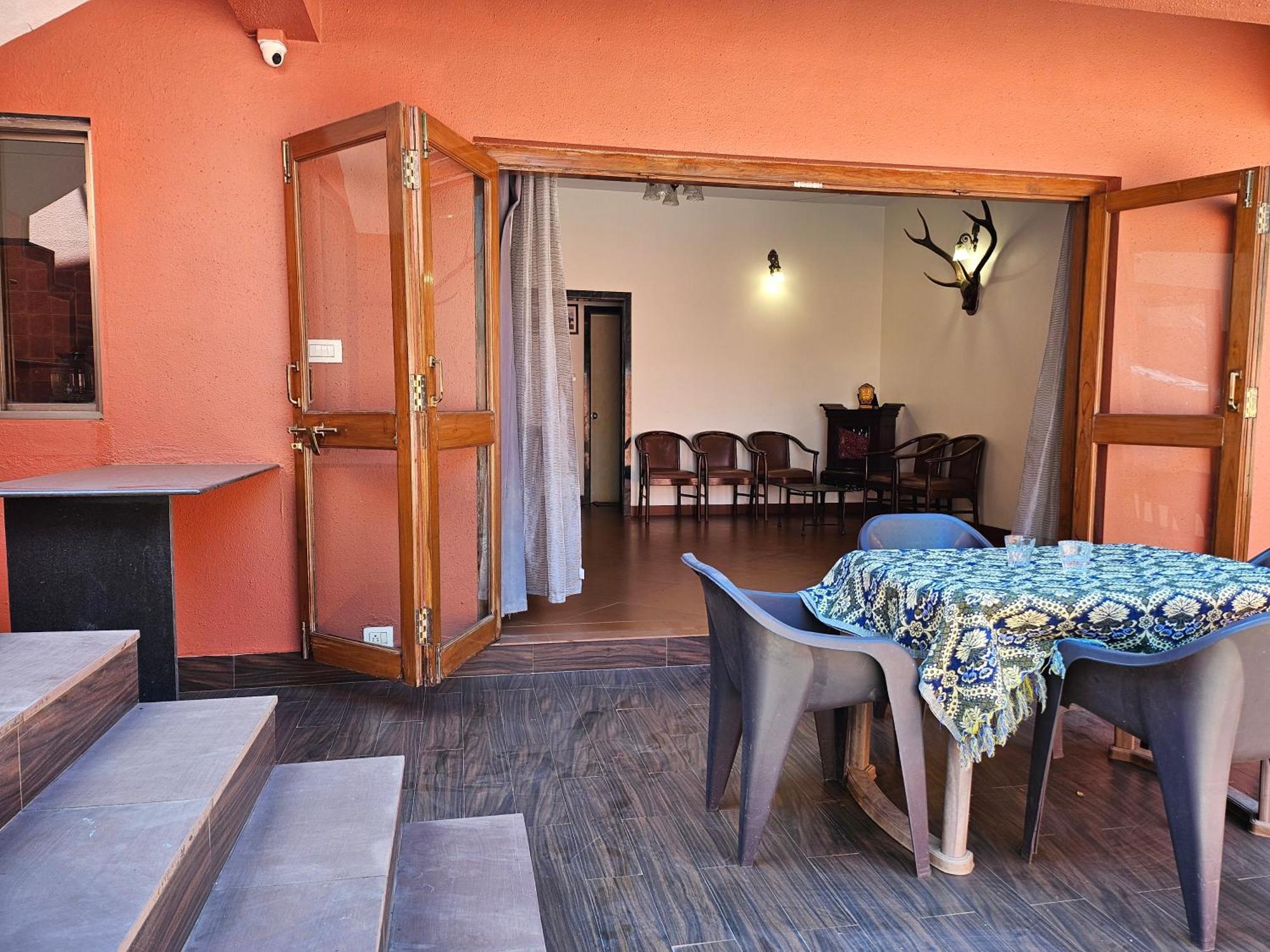 מת'ראן Nivritti Villa מראה חיצוני תמונה